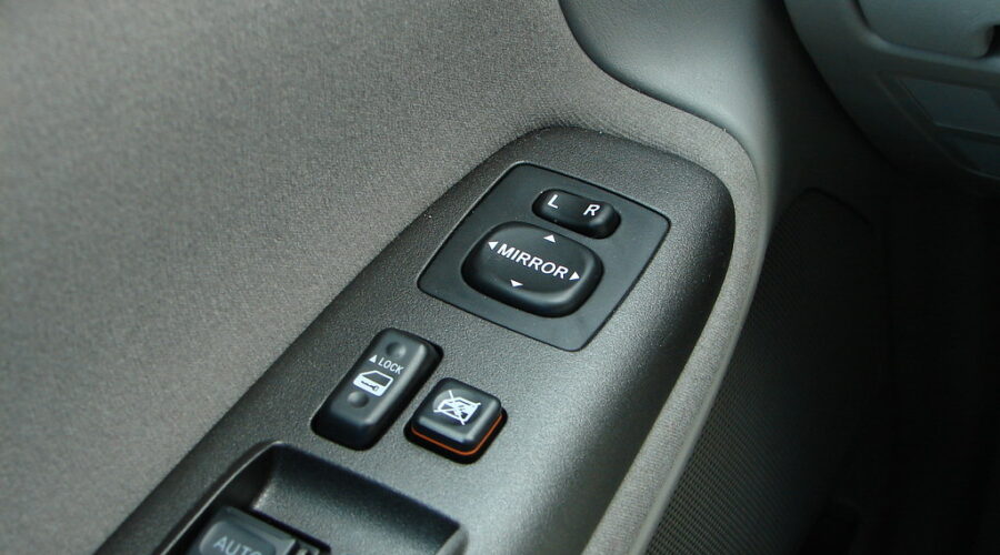 Halifax police investigate more than 100 thefts from vehicles