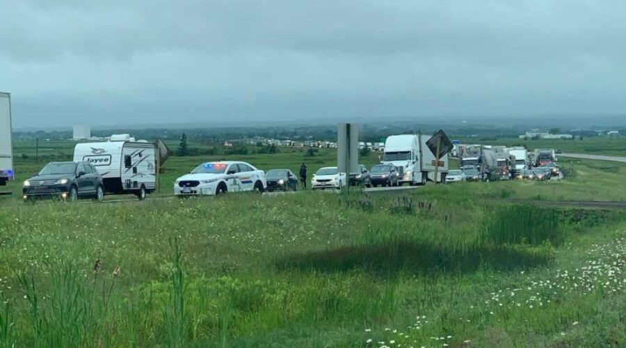 Truckers Call On Premiers To End Border Blockade