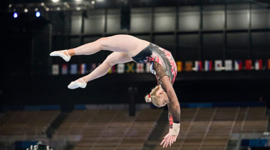 Halifax gymnast Ellie Black finishes 4th in balance beam final
