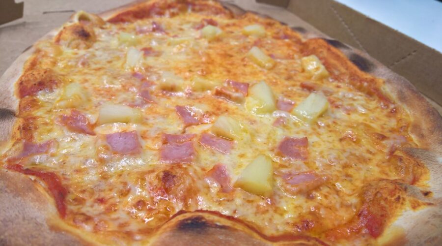 Pineapple on pizza debate settled, six in ten say yes