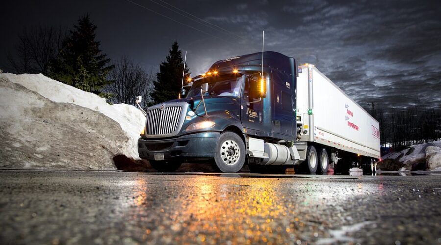 Truckers slow down traffic at N.S.-N.B. border to protest vaccine mandates