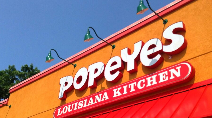 The lineup for Popeye’s opening was verrrrrrrrrrry long