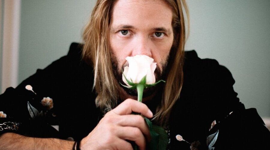 Grammy’s Pay Tribute To Taylor Hawkins