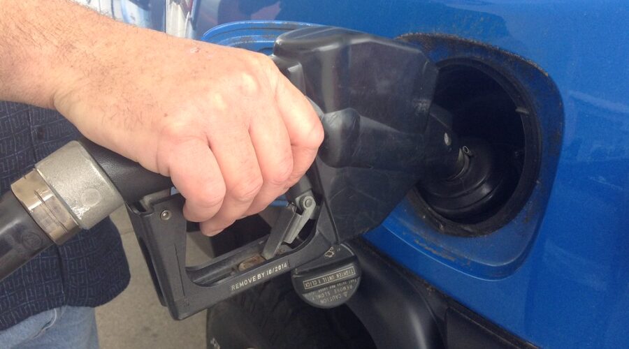 Regular gas price to change at midnight