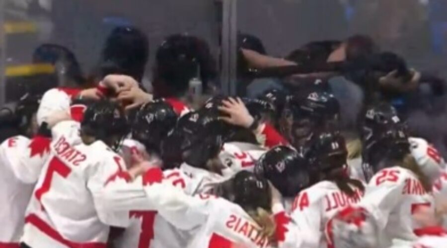 Team Canada Upsets ‘Murica At Women’s World Hockey Championship!