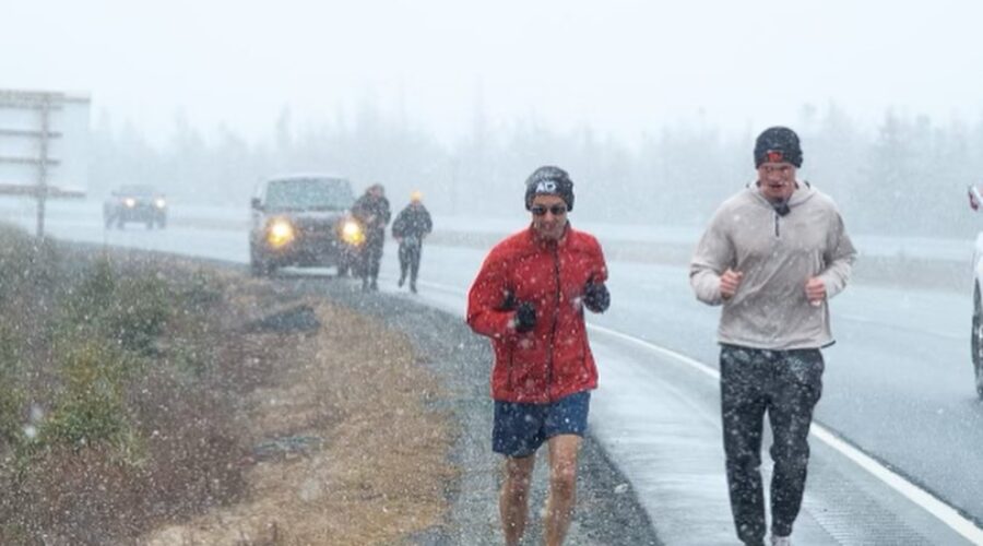 Marathon runner following in Terry Fox’s footsteps arrives in Thunder Bay