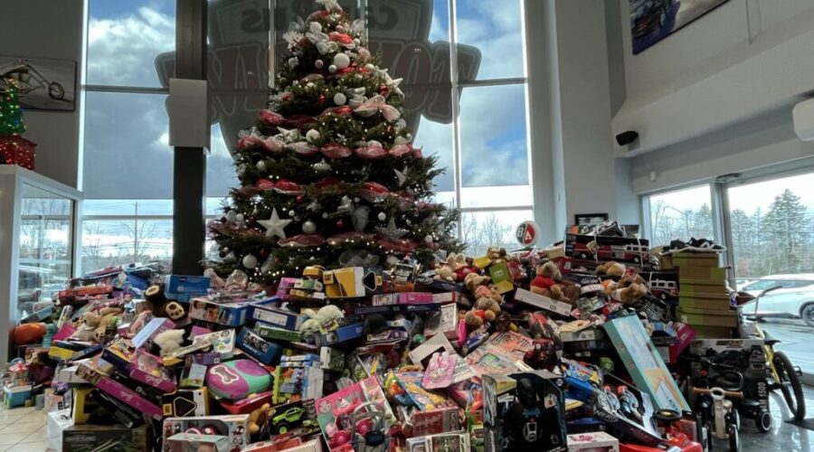 Cars R Us toy drive ramps up for final day