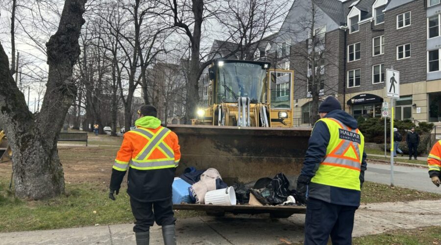 University Avenue encampment cleared more than a month after official designation removed