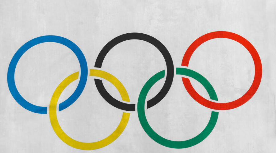 Dubois and Maltais to carry Canadian flag for closing ceremonies