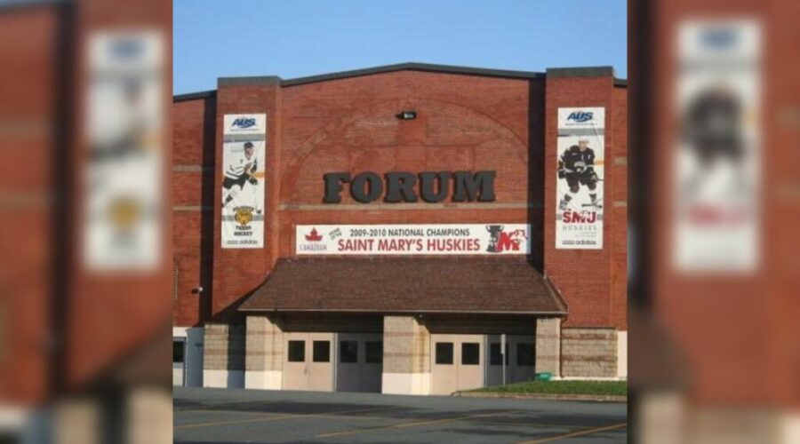 Budget committee votes against deferring Halifax Forum redevelopment