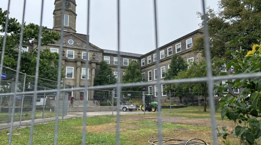 Students call for lower tuition, divestment at Dal rally