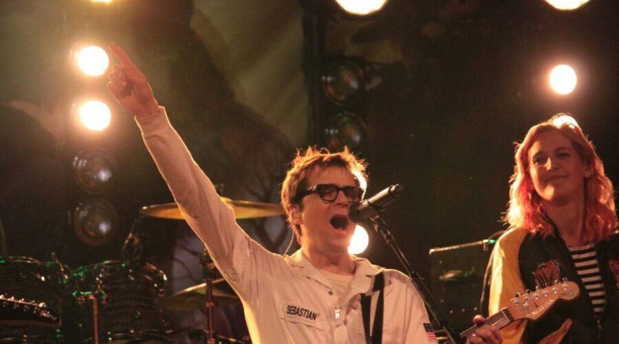 VIDEO: Weezer Playing In Halifax In 2010