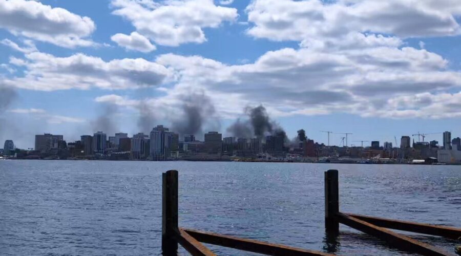 Construction fire blanketed downtown Halifax with black smoke