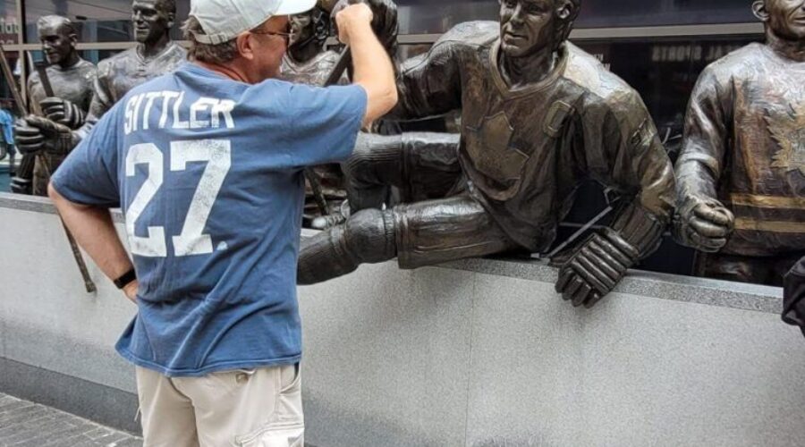 Ian Visits Toronto Maple Leafs Legends Row