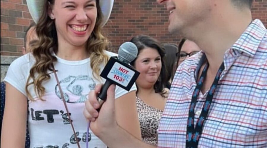 Shania’s Biggest Fans SING Her Biggest Hits