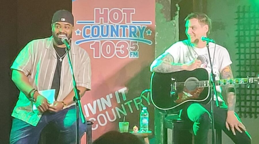 So Great To Have Jojo Mason In The Hot Country Hangout!