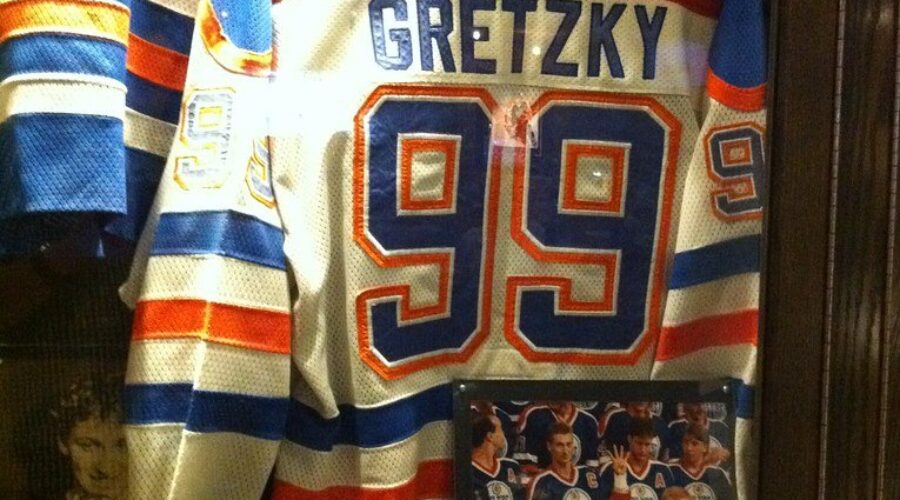 Wayne Gretzky Is TV Bound!
