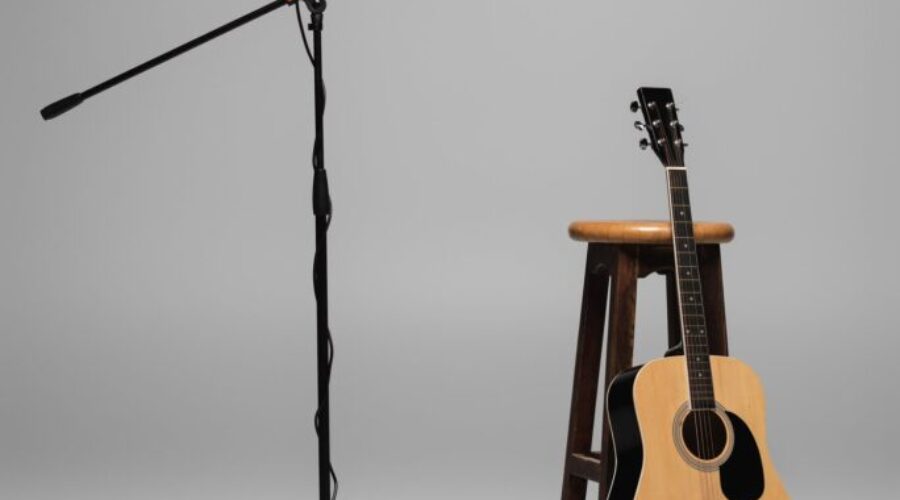 Blake Shelton leaves Warner Music Nashville
