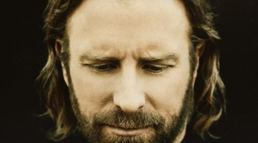 Dierks Bentley Chats with Ian Robinson
