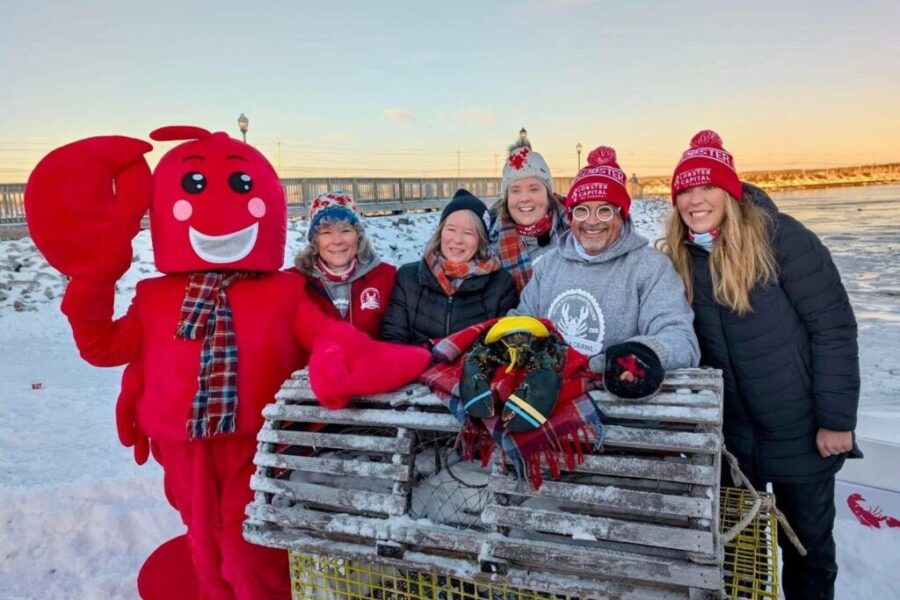 In my backyard #2-Lobster Crawl: from dream to reality