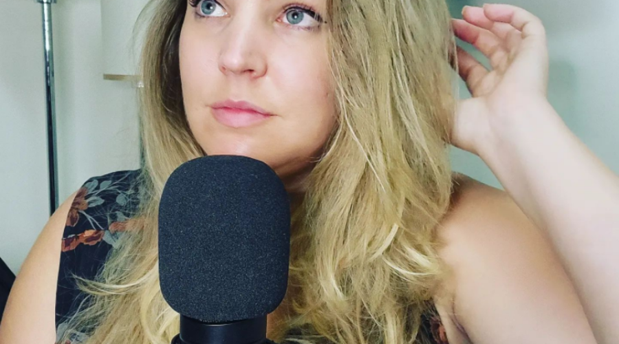 HELP: my girlfriend is suddenly super distant!