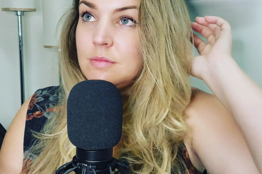 HELP: my girlfriend is suddenly super distant!