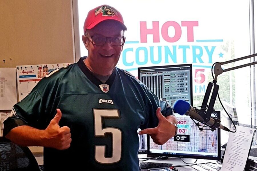 Ian Marks 5 Years at Hot Country 1035