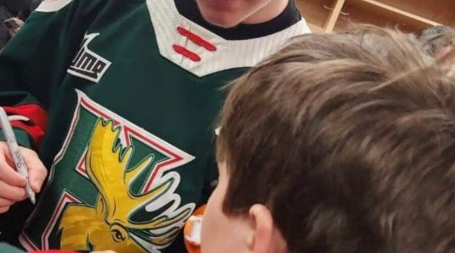 The Mooseheads Help TASA Minor Hockey Wildfire Players