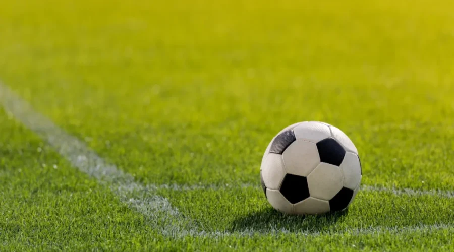 Canada wins 1st ever men’s World Cup game, Shaffelburg gets deflection