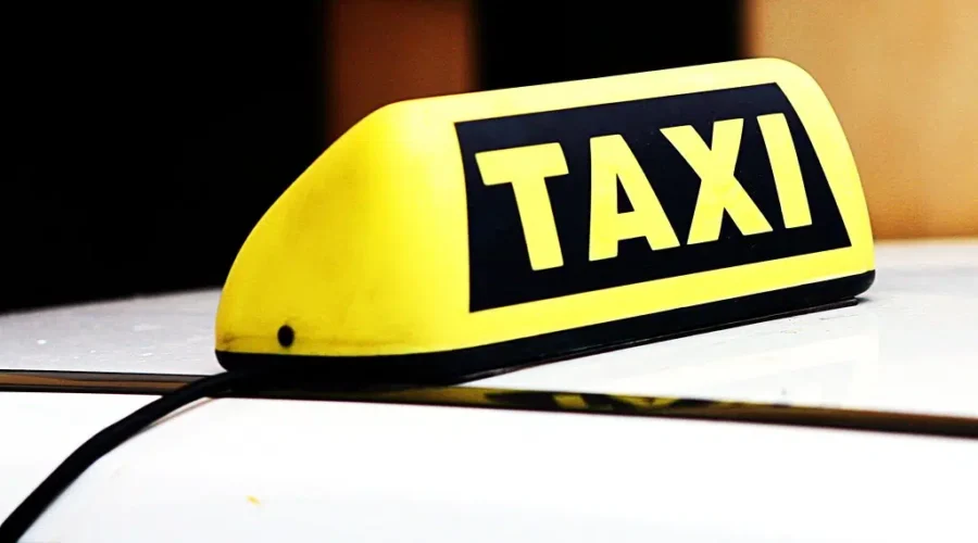 Lunenburg taxi company reverses course to remain open amid dispute with Town